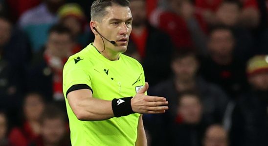 The Barcelona – PSG referee is particularly harsh