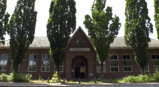 The municipality does not have to sell Elst village house