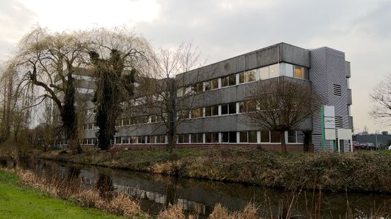 Woerden agrees to research into asylum seekers center We think