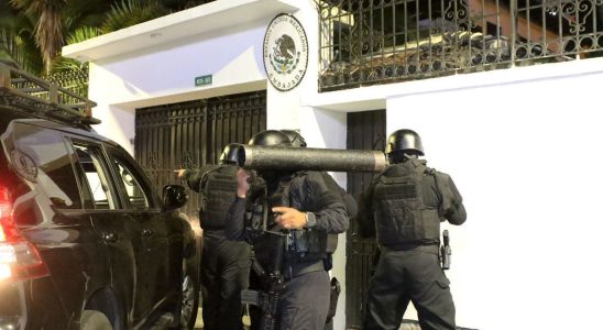in Ecuador the astonishing police raid against the Mexican embassy