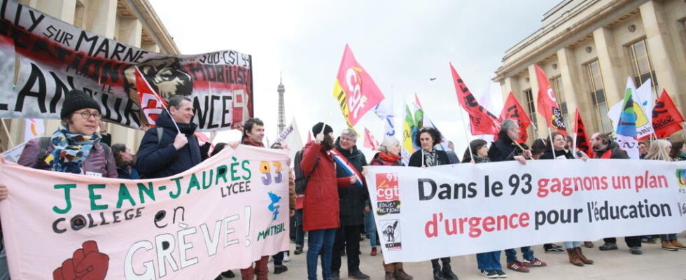 on strike teachers from Seine Saint Denis demonstrate in Paris
