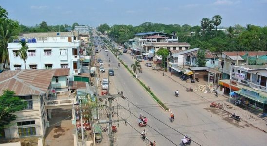 rebels take control of key town on Thai border