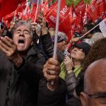 socialist activists mobilized to convince Pedro Sanchez not to resign