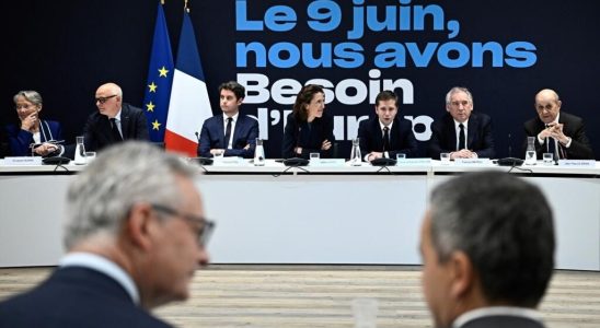 the French majority beats the recall of the troops