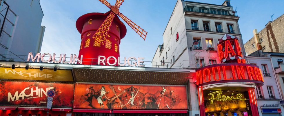 the Moulin Rouge is losing its wings what happened