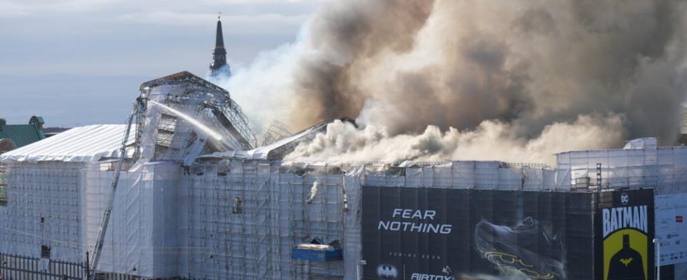 the old Copenhagen Stock Exchange devoured by flames