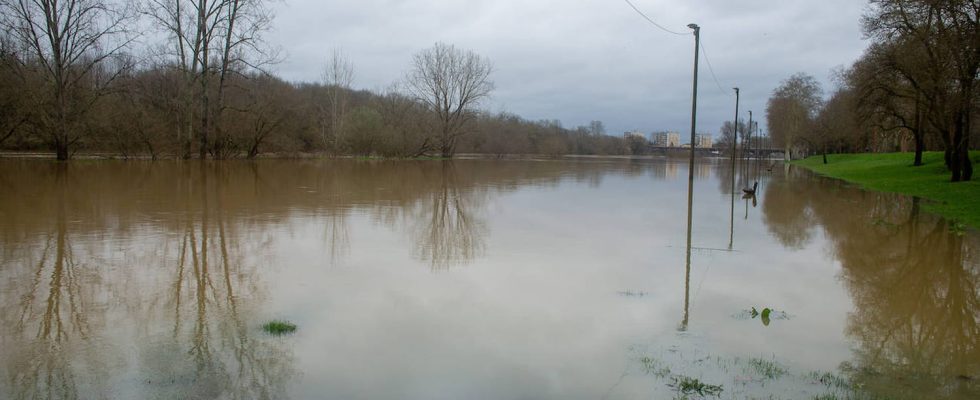 three departments placed on red alert for flooding