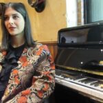 Anousha Nazari classical singer and supporter of Iranian women