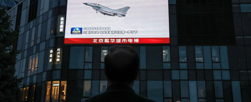 Beijing organizes propaganda around the major maneuvers of the Chinese