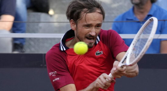 DIRECT Roland Garros 2024 Medvedev and Sabalenka kick off a still