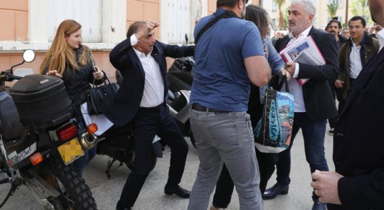 Eric Zemmour attacks a protester in the streets of Ajaccio