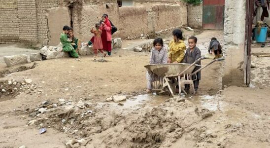 Flood disaster in Afghanistan 300 people died 1000 houses were