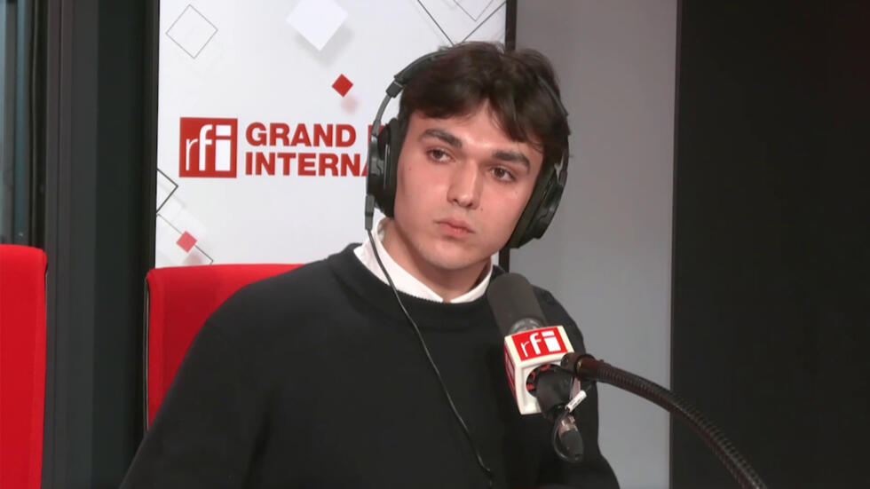 Hubert Launois, second year undergraduate student at Sciences Po, in the RFI studio, May 4, 2024.