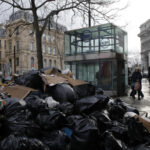 In Paris garbage collectors threaten to strike during the 2024