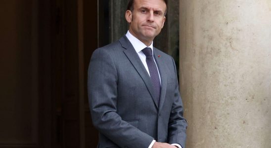 Macron goes hard and calls for a start before the