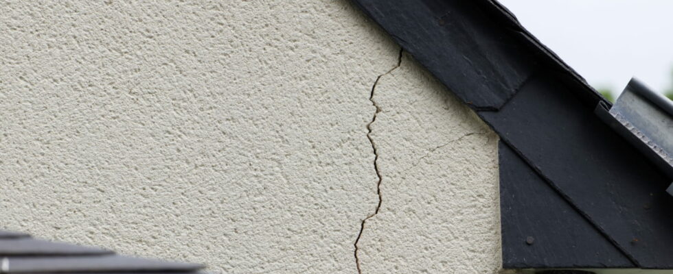 Many houses have these cracks repairing them will cost much