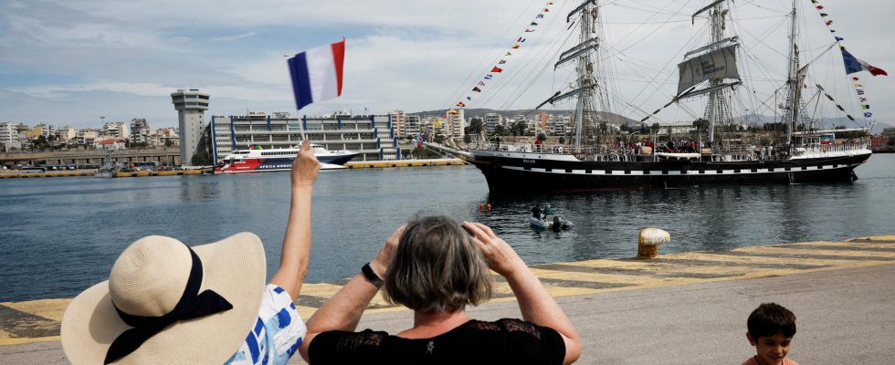 Marseille prepares for the arrival of the Olympic flame aboard