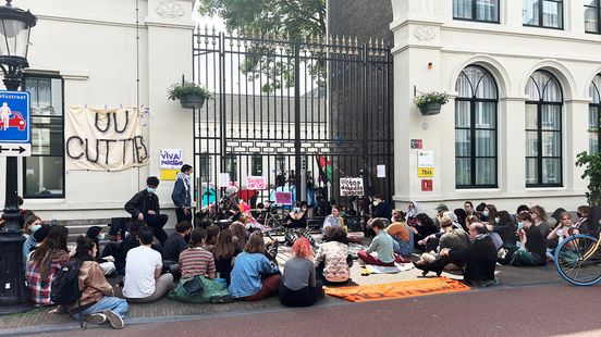 Pro Palestinian demonstrators again occupy the grounds of the Utrecht University