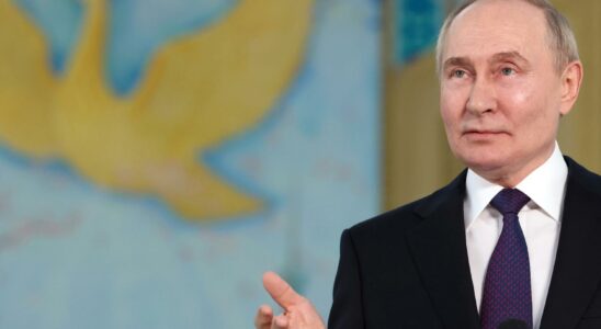 Putin threatens small nations if Russia is attacked