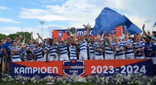 Spakenburg celebrates We are more than deserved champions