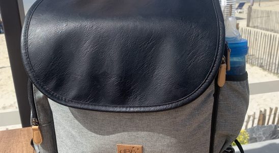 This backpack hides a secret function we tested it and