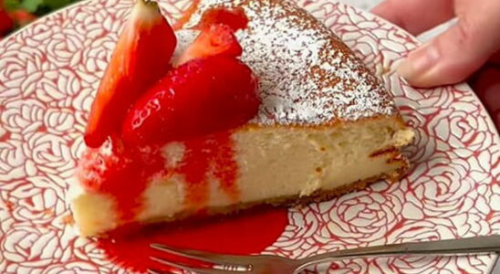 This fresh and delicious strawberry dessert will be a sensation