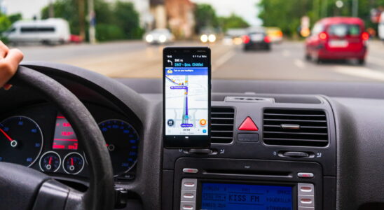 This is why Google Maps and Waze no longer automatically