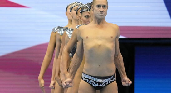 This man could swim with the women at the Paris