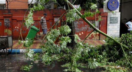 Tropical Cyclone Remal hit India and Bangladesh Many people died