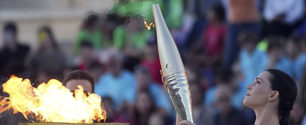 What does France risk if the Olympic flame goes out
