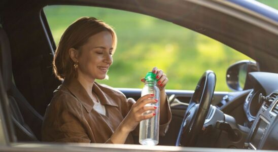 5 serious health risks of leaving your water bottle in