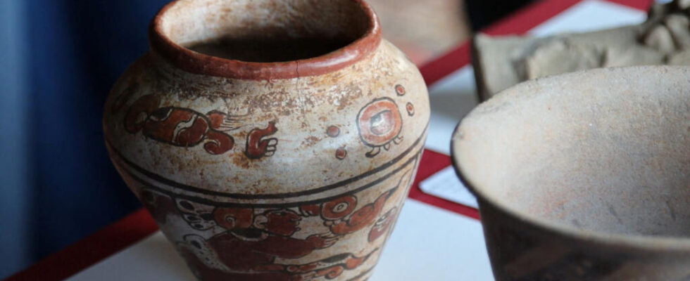 American woman returns priceless Mayan vase bought for four dollars