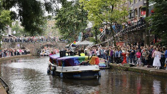 Bright colors through Utrecht canals for festive Canal Pride