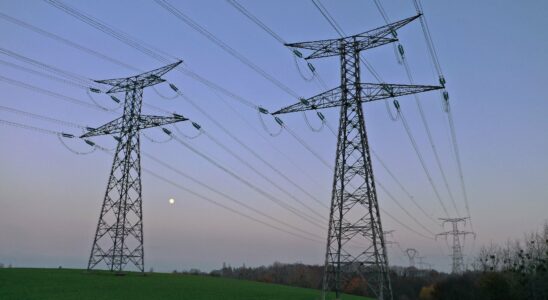 Cheap electricity the best weapon against populism by Cecile Maisonneuve