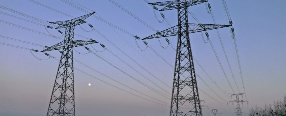 Cheap electricity the best weapon against populism by Cecile Maisonneuve