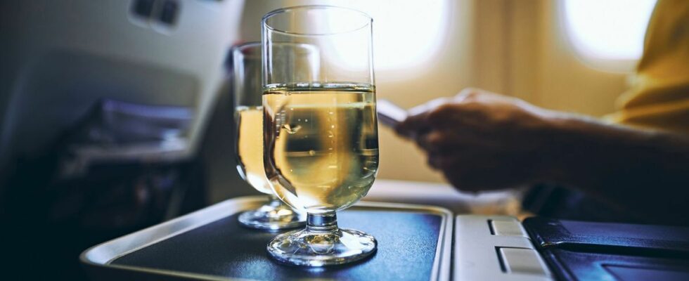 Drinking alcohol on a plane is very risky for your