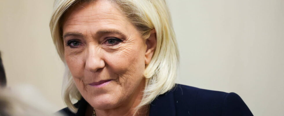 Marine Le Pen sure of being re elected in the legislative