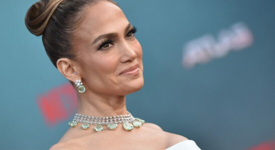 Radiant Jennifer Lopez wears the chicest hairstyle of the summer