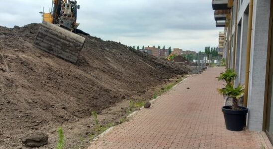 Residents of Leidsche Rijn startled by sand hill right in