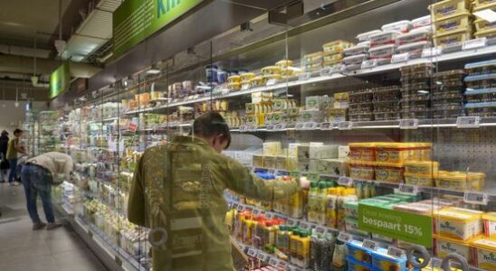 Scolded and threatened Utrecht supermarkets stop displaying nameplates