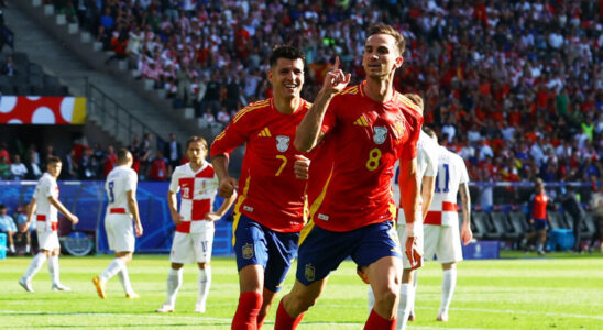 Spain and Fabian Ruiz crush Croatia to enter the competition