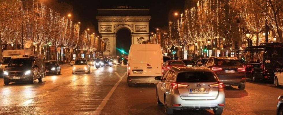 The Champs Elysees behind the scenes of the most beautiful avenue