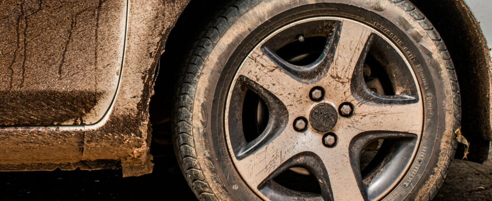 This product removes dirt from rims it costs less than