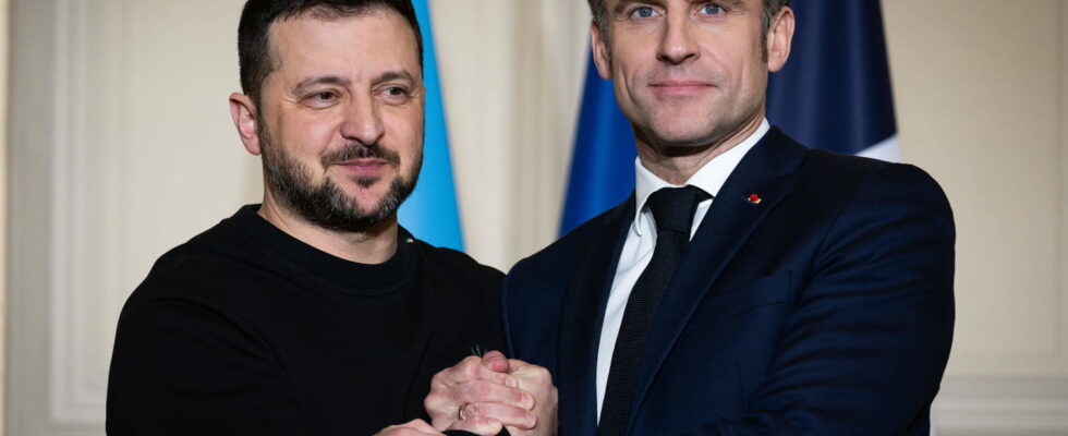 Volodymyr Zelensky why is he coming to Paris