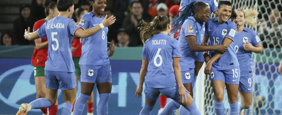 the French womens team in 2nd place FIFA