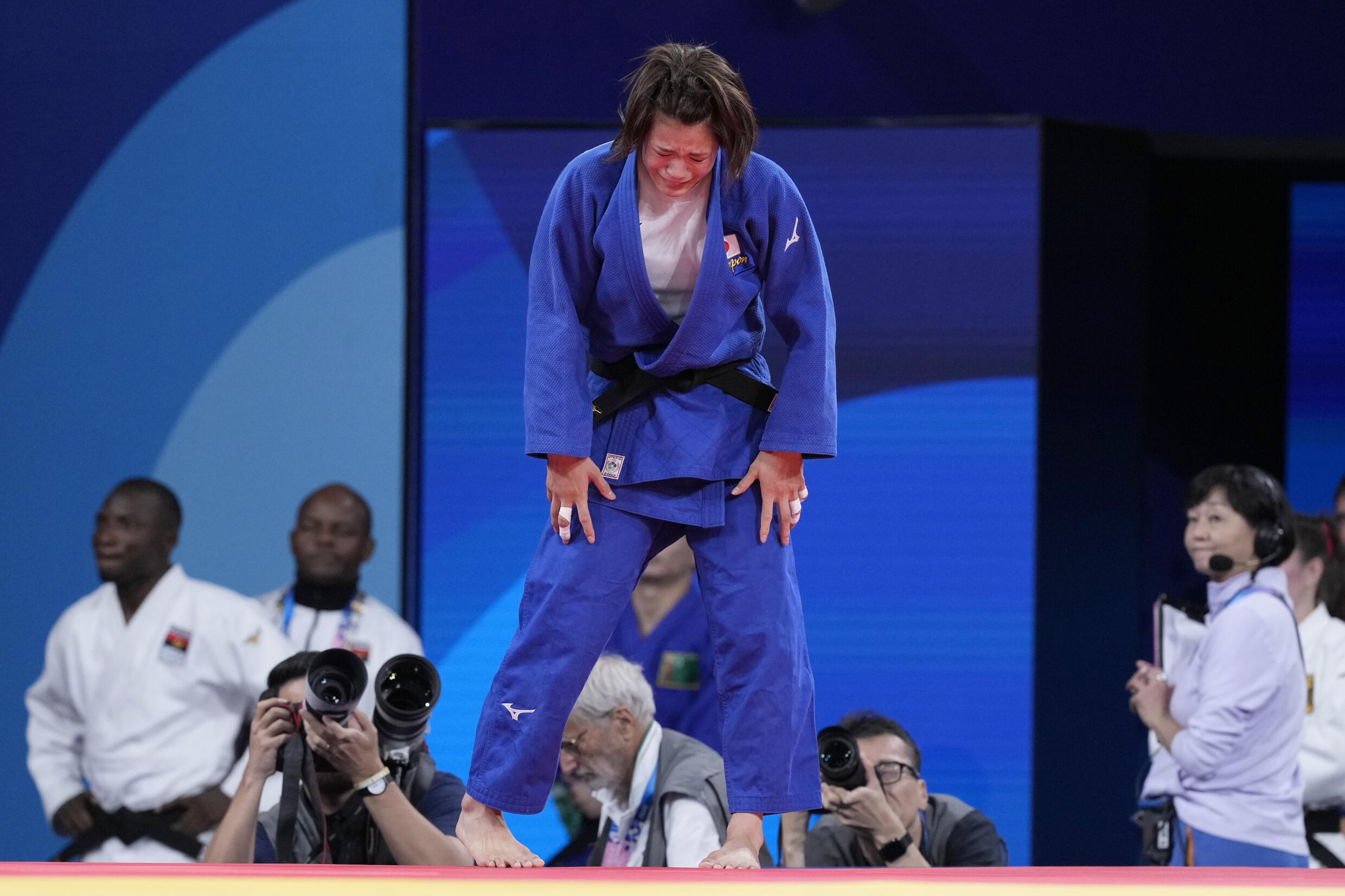 After the shock, tears came for Uta Abe on the tatami of the Champ-de-Mars, the scene of the judo fights at the 2024 Olympics.