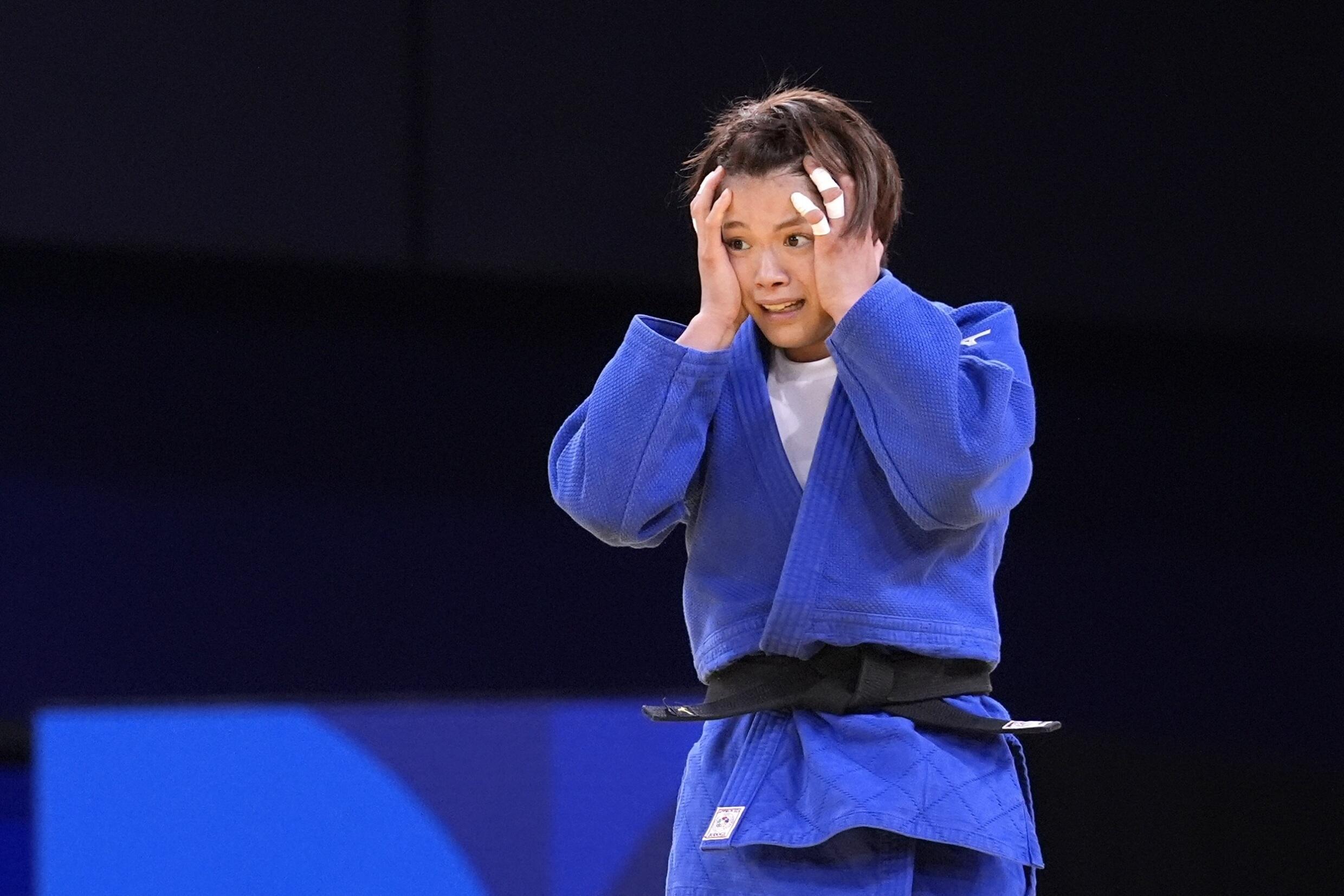 2021 Olympic champion at home, Uta Abe relinquishes her crown very early during the judo tournament in Paris.