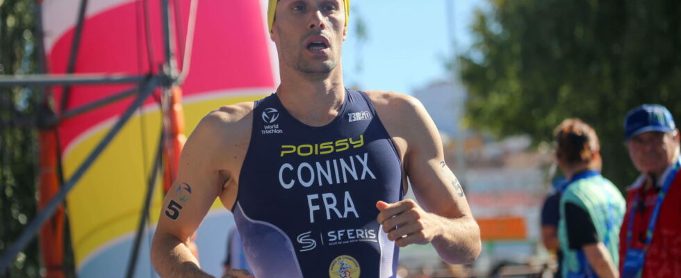 A whim triathlete member of the Joinville Battalion who is