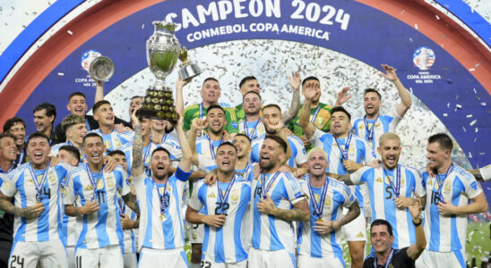 Argentines win the cup and achieve a historic treble