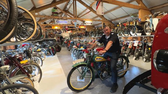 Cees turned his pigsty into a moped museum